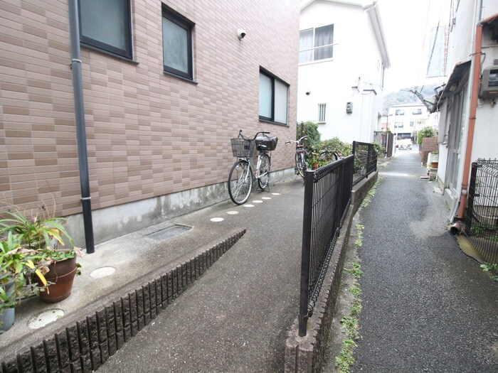 物件外観写真6　(駐輪場)