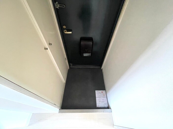 物件内観写真16　(玄関)