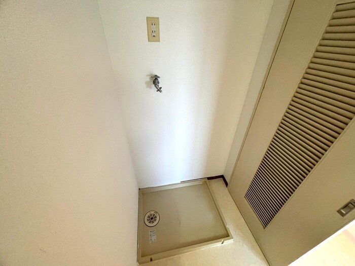 物件内観写真20　(洗濯機置場)