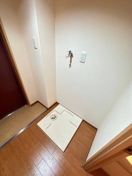 物件内観写真18　(洗濯機置場)