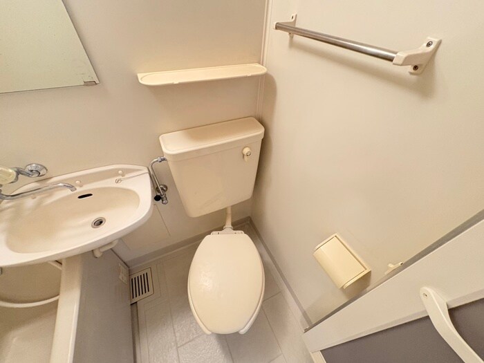 物件内観写真12　(トイレ)