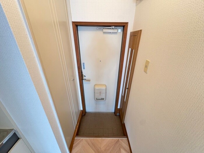 物件内観写真15　(玄関)