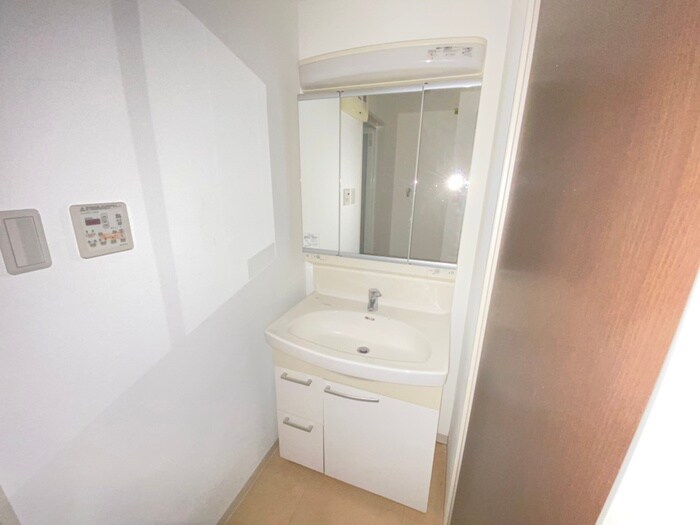 物件内観写真12　(洗面)