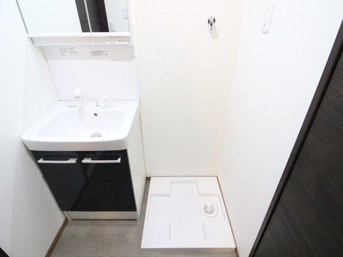 物件内観写真13　(洗濯機置場)