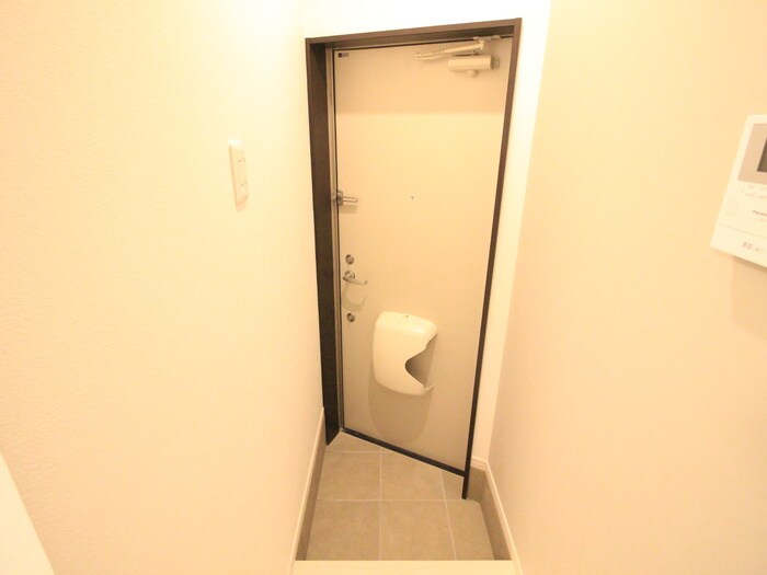 物件内観写真17　(玄関)