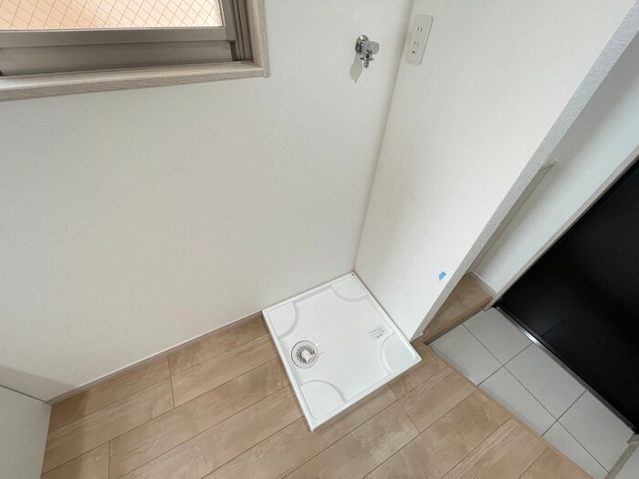 物件内観写真13　(洗濯機置場)