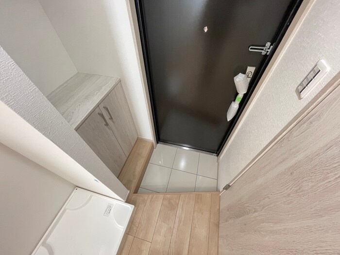 物件内観写真14　(玄関)