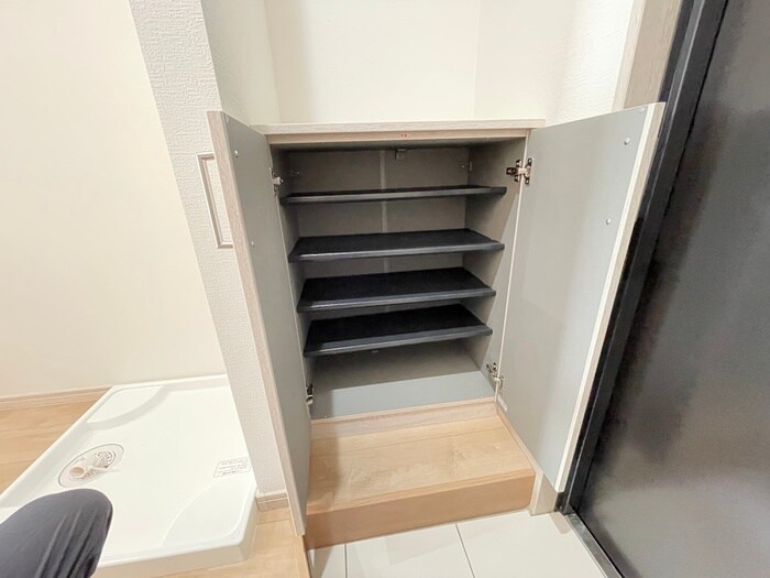 物件内観写真15　(靴箱)