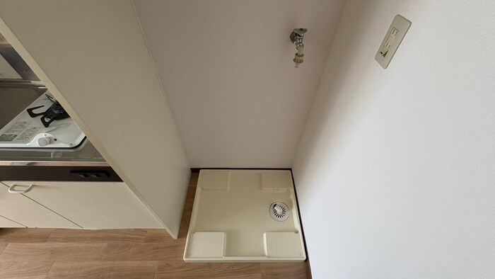 物件内観写真14　(洗濯機置場)