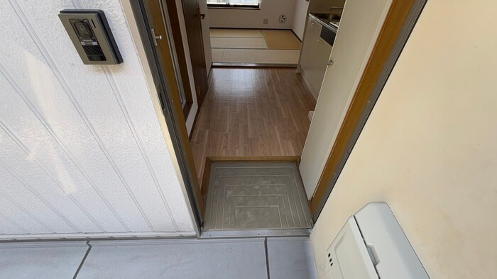 物件内観写真19　(玄関)