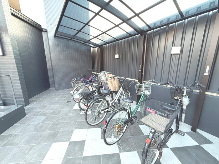 物件外観写真6　(駐輪場)