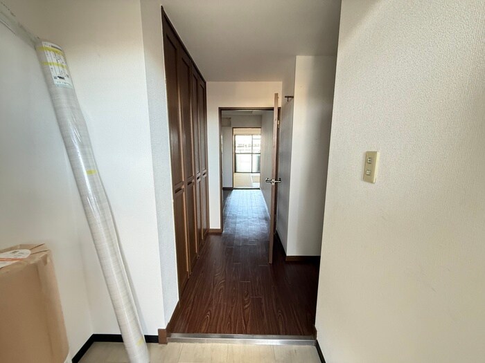 物件内観写真18　(廊下)