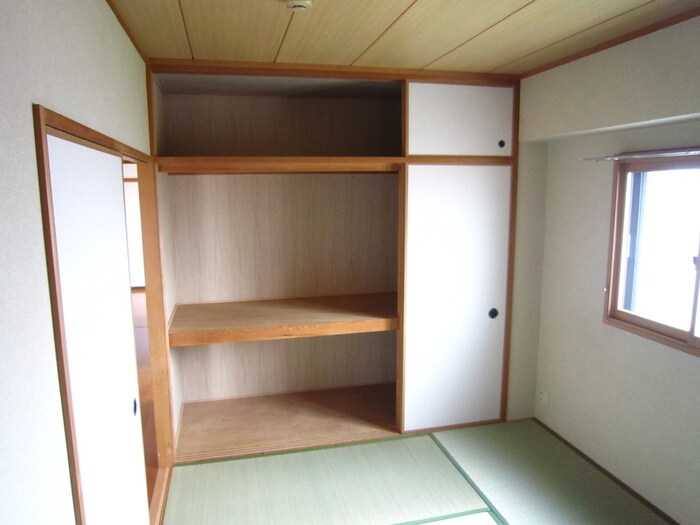 物件内観写真12　(収納)