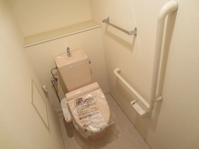 物件内観写真15　(トイレ)