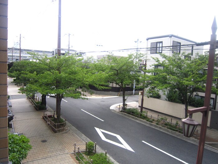 物件内観写真16　(室内からの展望)