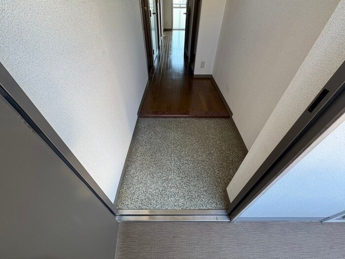 物件内観写真17　(玄関)