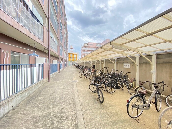 物件外観写真3　(駐輪場)