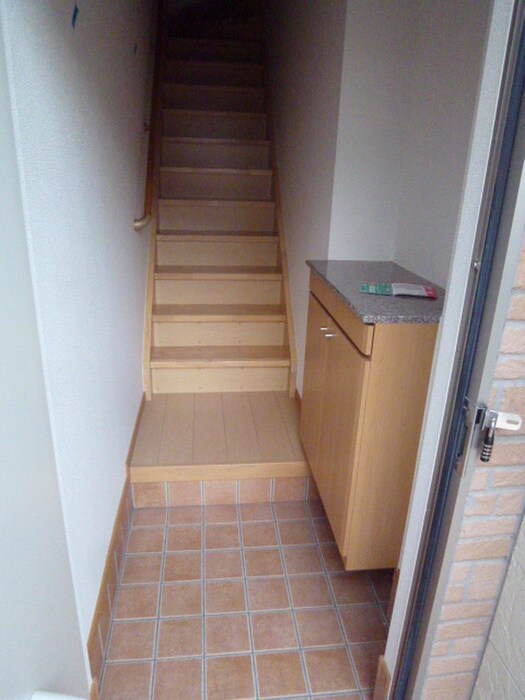 物件内観写真8　(玄関)