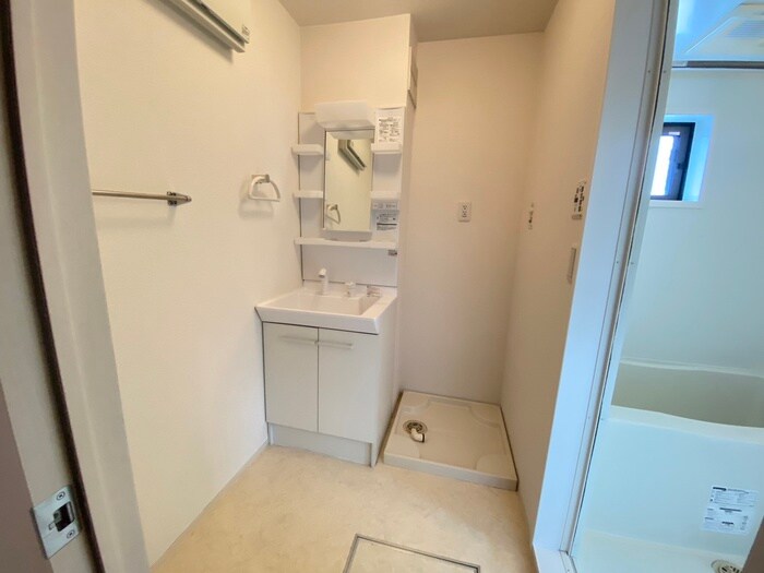 物件内観写真15　(洗濯機置場)