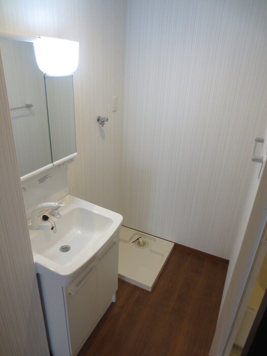 物件内観写真18　(洗濯機置場)