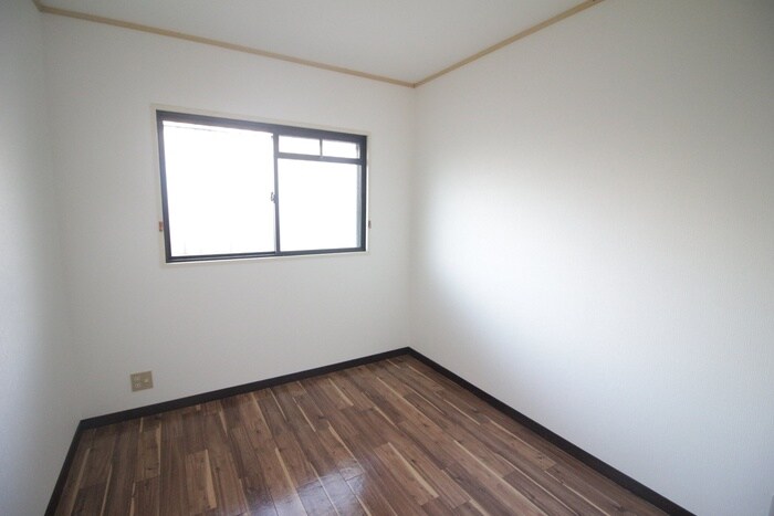 物件内観写真4　(居室)