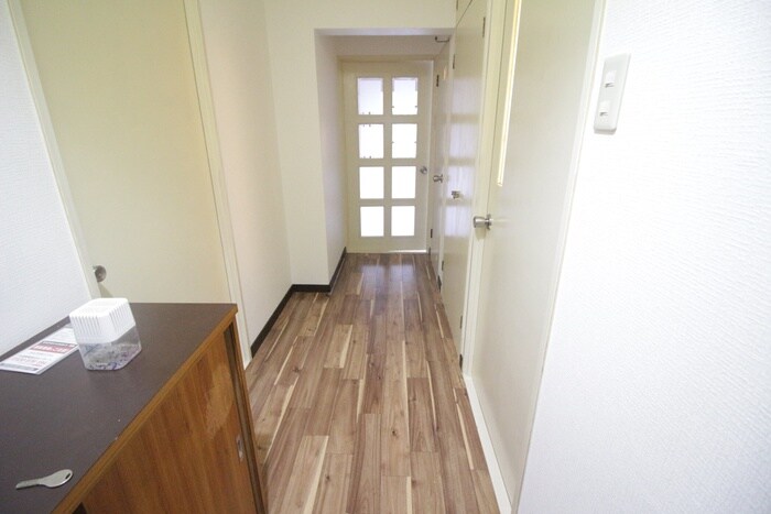 物件内観写真13　(廊下)
