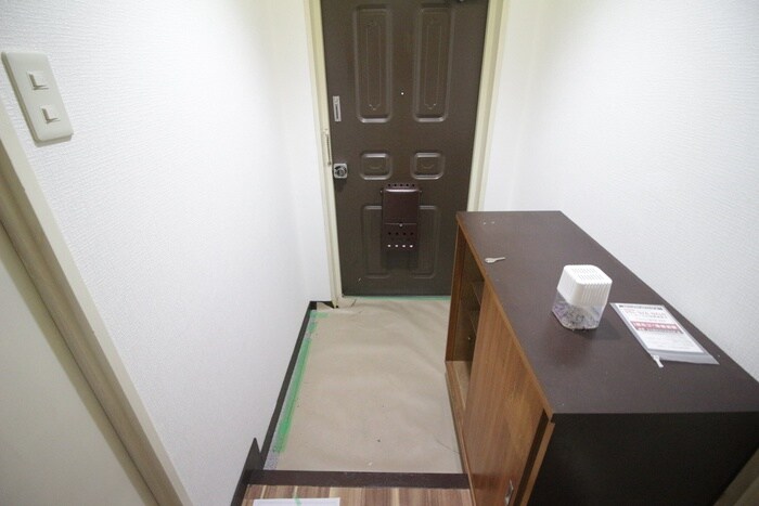物件内観写真16　(玄関)