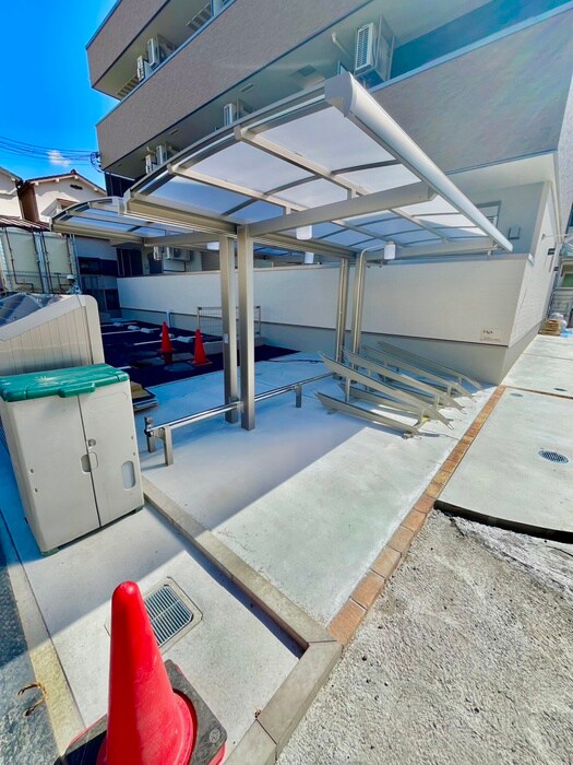 物件外観写真5　(駐輪場)