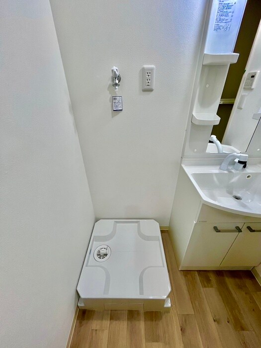 物件内観写真15　(洗濯機置場)