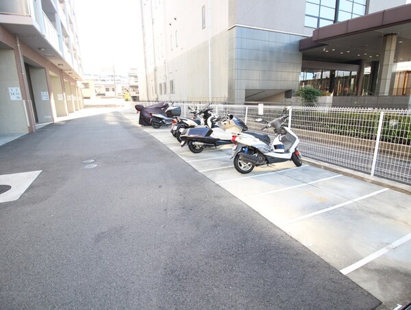 バイク置き場