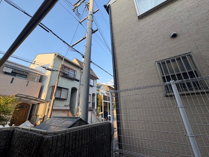 物件内観写真22　(室内からの展望)