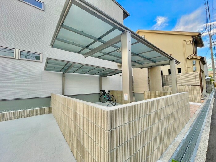 物件外観写真4　(駐輪場)