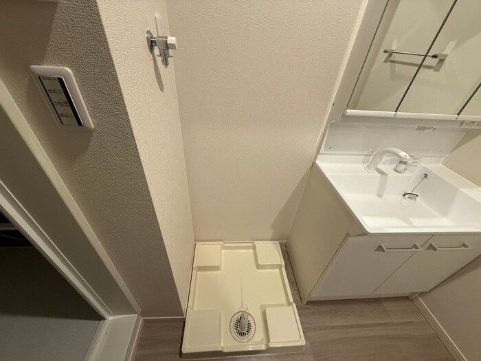 物件内観写真10　(洗濯機置場)