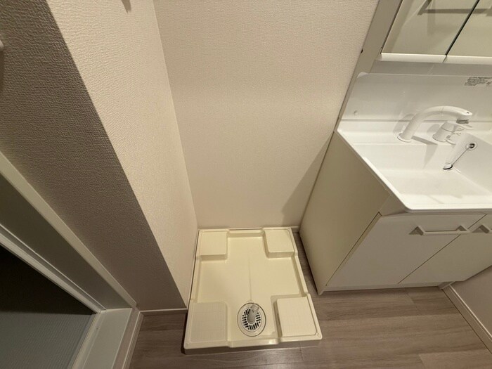 物件内観写真12　(洗濯機置場)