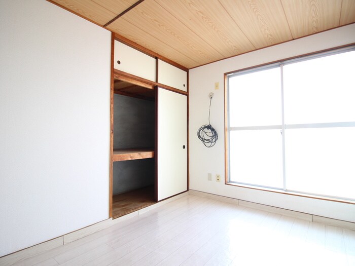 物件内観写真13　(居室)