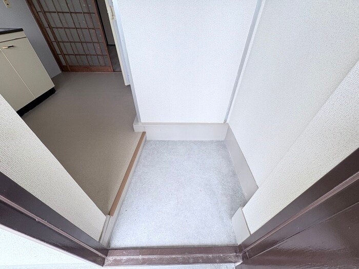 物件内観写真18　(玄関)