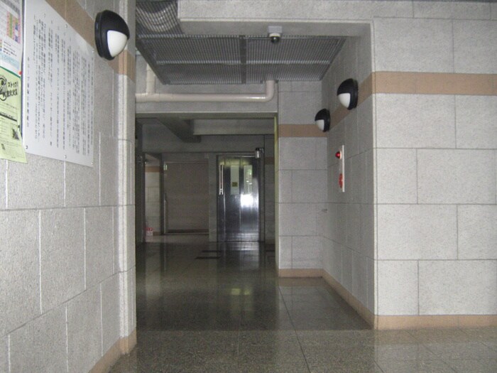 物件外観写真4　(エントランス部分)