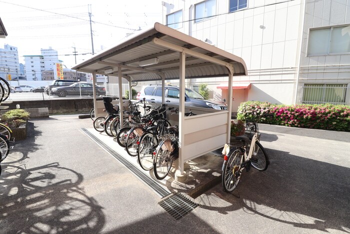 物件外観写真3　(駐輪場)