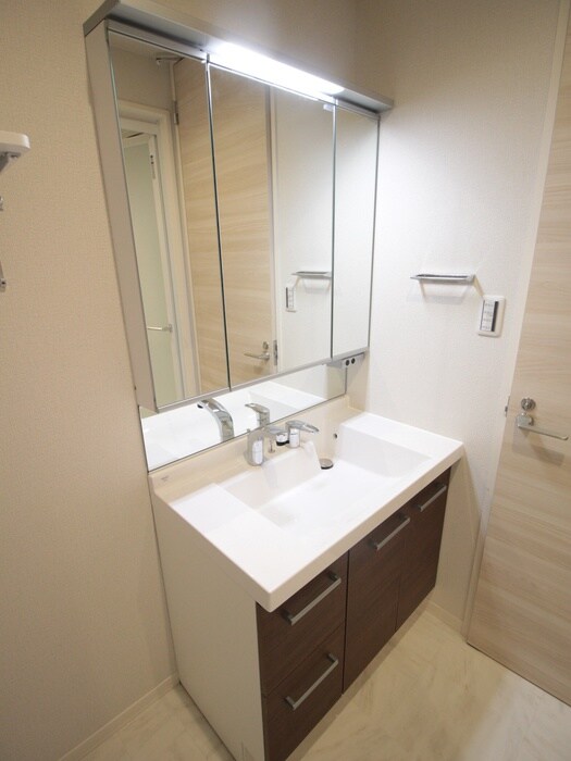 物件内観写真11　(洗面)