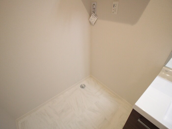 物件内観写真18　(洗濯機置場)