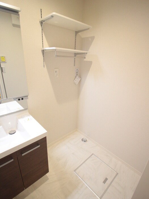 物件内観写真18　(洗濯機置場)