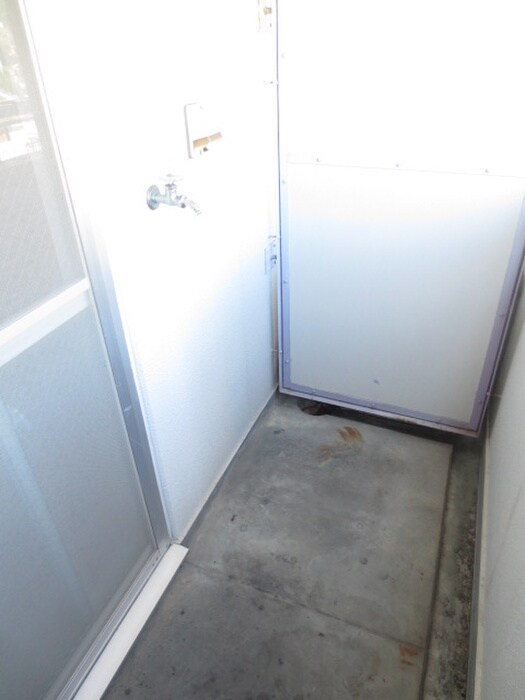 物件内観写真13　(洗濯機置場)