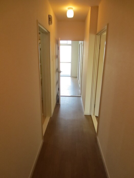 物件内観写真19　(廊下)