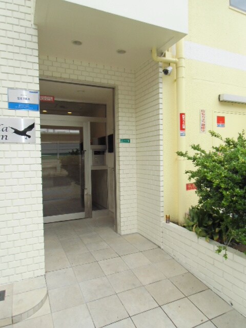 物件外観写真2　(エントランス部分)