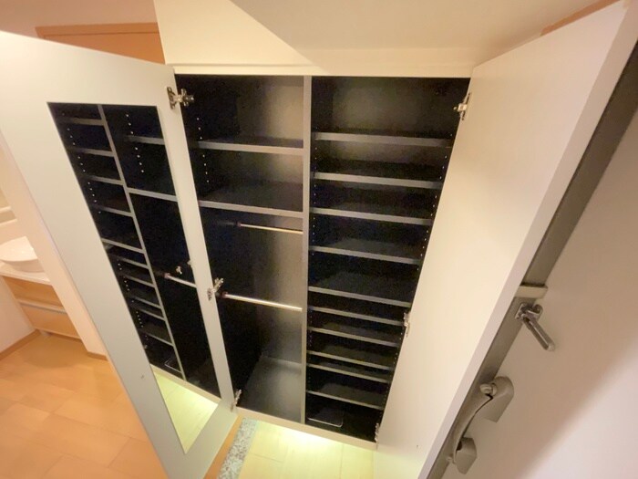 物件内観写真18　(靴箱)