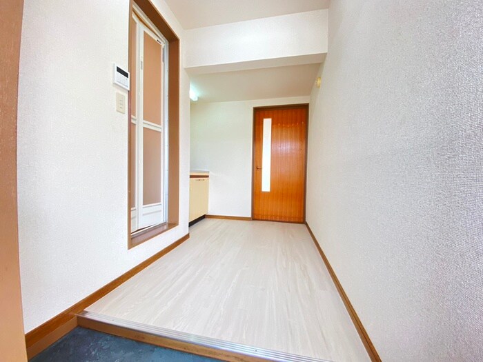 物件内観写真10　(廊下)