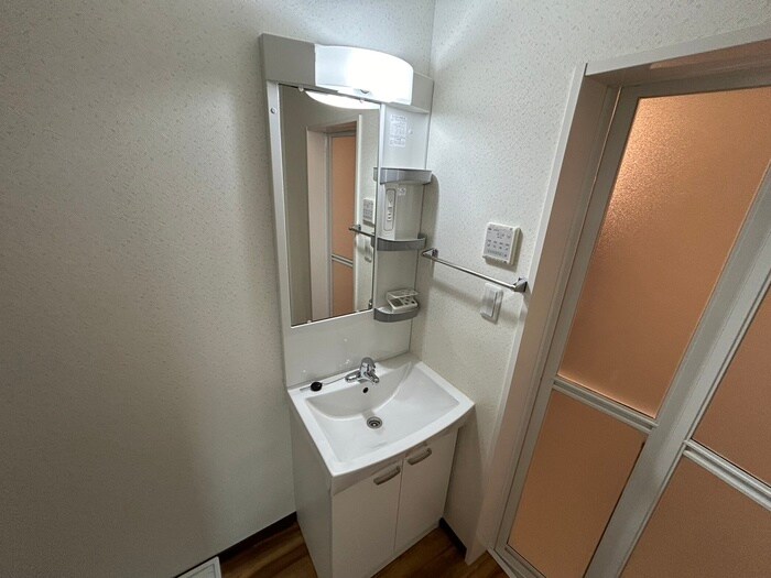 物件内観写真12　(洗面)