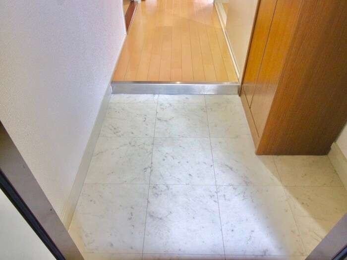 物件内観写真17　(玄関)