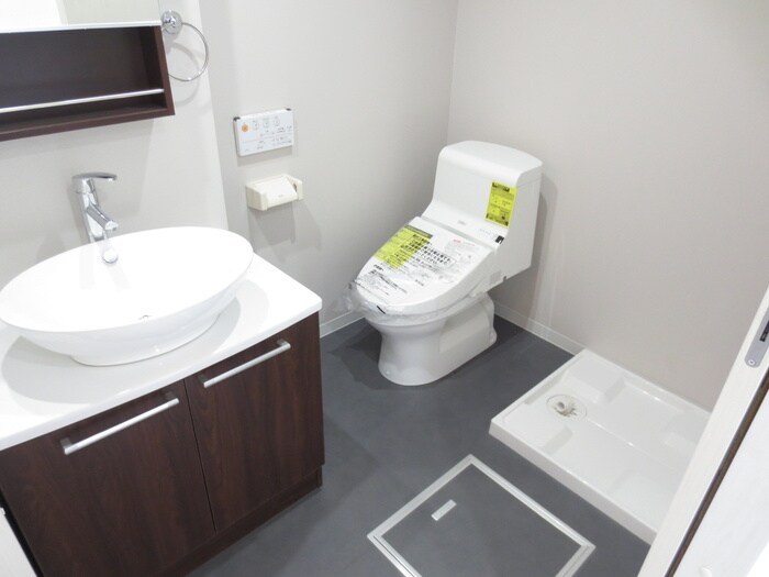 物件内観写真10　(洗濯機置場)