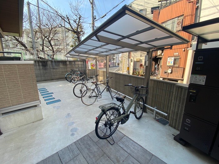 物件外観写真3　(駐輪場)